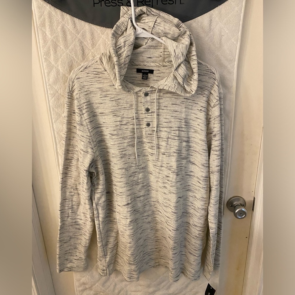 Mens Large hoodie shirt, with tags